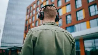 Polacy pokochali podcasty. Takich posłuchasz w TVN24+