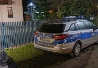 Cios zadał z taką siłą, że nóż pękł. Policja o szczegółach zastrzelenia napastnika