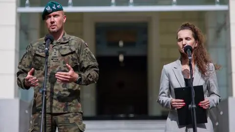 Rzecznik Dowództwa Operacyjnego RSZ ppłk Jacek Goryszewski i rzecznik MSWiA Karolina Gałecka