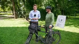 Dziadek zbliża się do finału wyczerpującej podróży. "Każdy kilometr dla Olinka" 