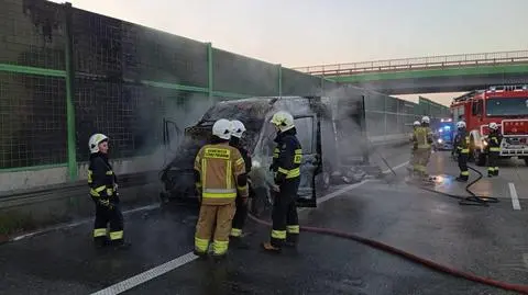 Pożar busa na autostradzie A1 pod Łodzią