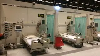 Szpital tymczasowy w Katowicach świeci pustkami