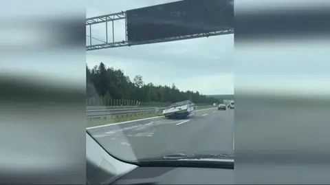Łódź spadła z przyczepy