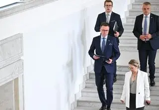 Nocne spotkanie u polityka PiS. Hołownia się tłumaczy 