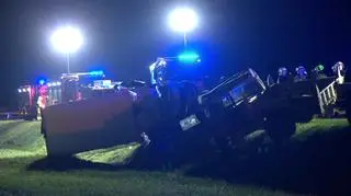 Wypadek na A2. Bus uderzył w pojazd amerykańskiej armii