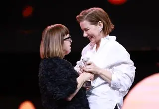 Ewa Pusczyńska i Sandra Hueller podczas gali zakończenia Berlinale 2026
