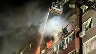 Nocny atak Rosjan. Blok w ogniu, są ofiary śmiertelne