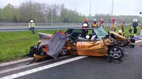 Zderzenie osobówki z ciężarówką na A4