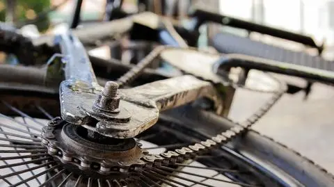 Ukradł rower i przewrócił się na nim, łamiąc nogę