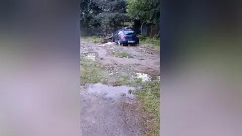 Pijany wjechał w hydrant, "woda lała się strumieniami"