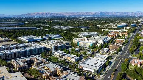 cupertino kalifornia shutterstock_2477988435