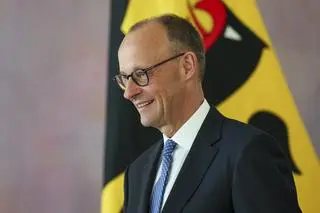 Friedrich Merz podczas zaprzysiężenia w Pałacu Bellevue w Berlinie