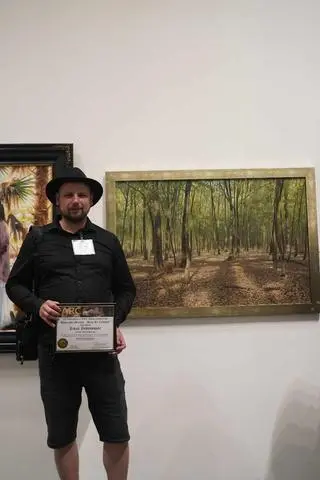 Przyleciał po raz pierwszy do Nowego Jorku. Na własną wystawę 
