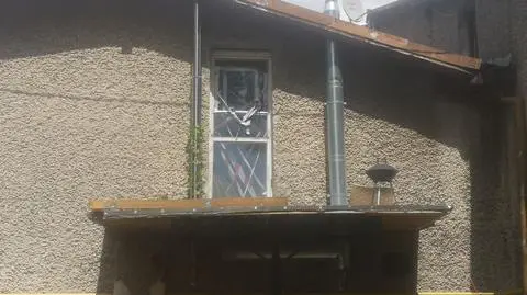 Balkon nie ma barierek 