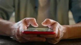 Zdjęcia przerobione z wykorzystaniem AI. "Konsekwencje mogą być dramatyczne"