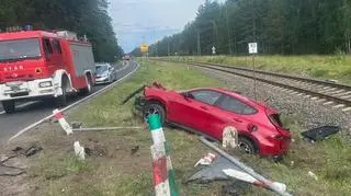 Zderzenie samochodu z szynobusem