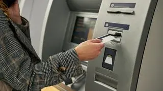 Zdradziły go nerwy przy bankomacie 