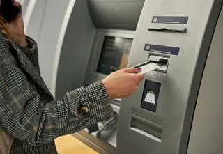 Był we Włoszech, ktoś użył jego karty w Wielkiej Brytanii