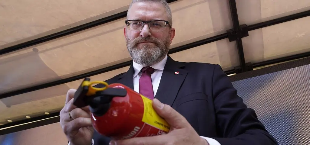 Na wiecach ich poznali. 4 miliony dla Brauna i Mentzena