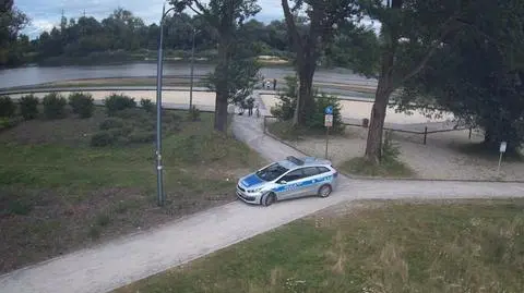 Dzieci spacerowały środkiem Sanu 