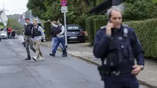 Służby działające na miejscu ataku na Iris Stalzer, nowo wybranej burmistrz