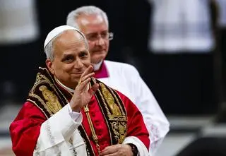 Leon XIV cofnął decyzję Franciszka. Po 500 euro na osobę