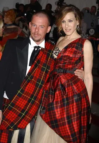 Sarah Jessica Parker i Alexander McQueen (2006)