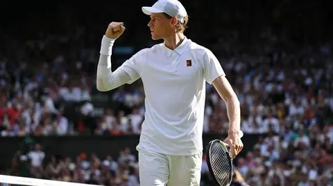Jannik Sinner gra z Carlosem Alcarazem w finale Wimbledonu