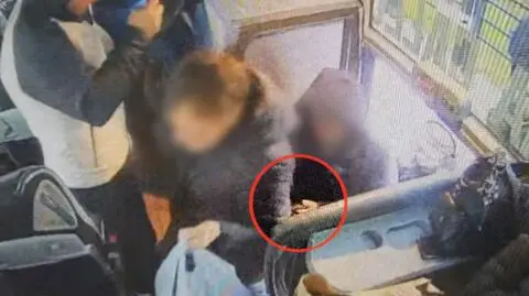 Kieszonkowiec w oku kamery monitoringu