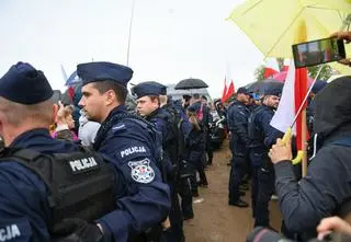Tłum zwolenników Brauna blokował drogę rabinowi. Sprawą zajęła się policja