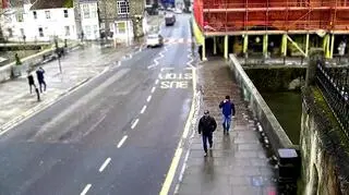 Brytyjskie śledztwo wykazało, że za zamachem na Skripalów stali Aleksandr Pietrow i Rusłan Boszyrow, zidentyfikowani jako oficerowie rosyjskiego wywiadu (zdjęcie z monitoringu)