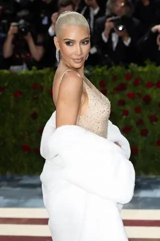 Kim Kardashian w sukni Marilyn Monroe z 1962 roku (2022)