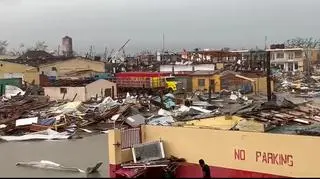 Całe regiony odcięte od świata, ulicami "dosłownie płyną rzeki"