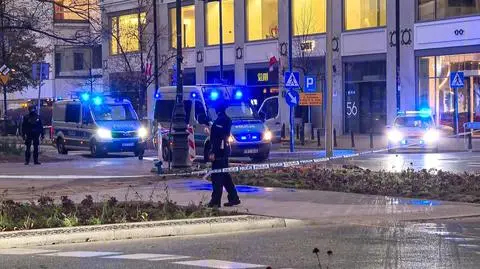 Wszedł na pomnik smoleński. W ubiegłym roku zrobił to samo. Trafił do szpitala 