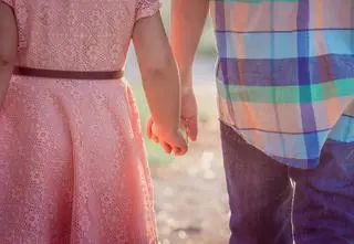 "Obrazili się na mamę", zapakowali zabawki i wyszli. 6-latkę i jej 7-letniego brata szukali godzinę