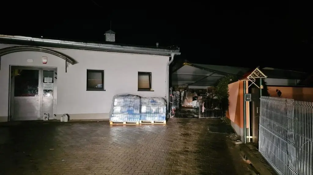 Okradli magazyn z pomocą humanitarną