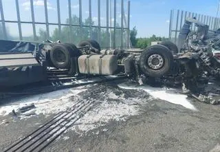 Tragedia na autostradzie. Zderzenie ciężarówki i dwóch osobówek