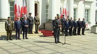 Prezydent wręczył nominacje generalskie. Przemawia szef MON