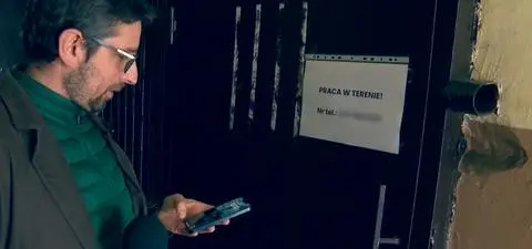 Poseł Wnuk zaprasza do kontaktu. Ale biura zamknięte...