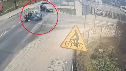 Wymusił pierwszeństwo i uderzył w inne auto z taką siłą, że wypadł ze swojego