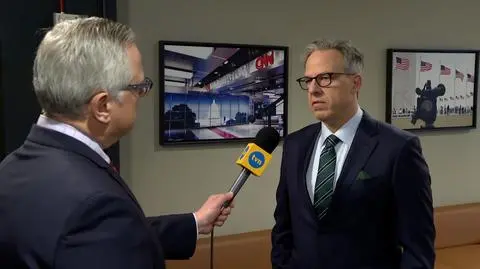 Jake Tapper z CNN w rozmowie z korespondentem "Faktów" TVN Marcinem Wroną