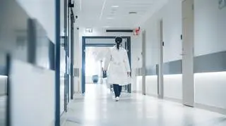Ostrzejsze kary za agresję wobec medyków? Co sądzą Polacy