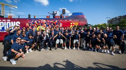 "Szczęsny palacz" i słodycze w pucharze. Barcelona fetuje mistrzostwo