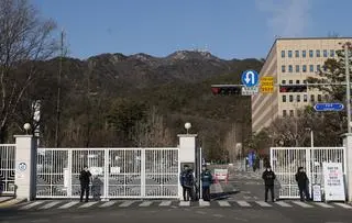 Śledczy chcieli aresztować zawieszonego prezydenta Korei Południowej