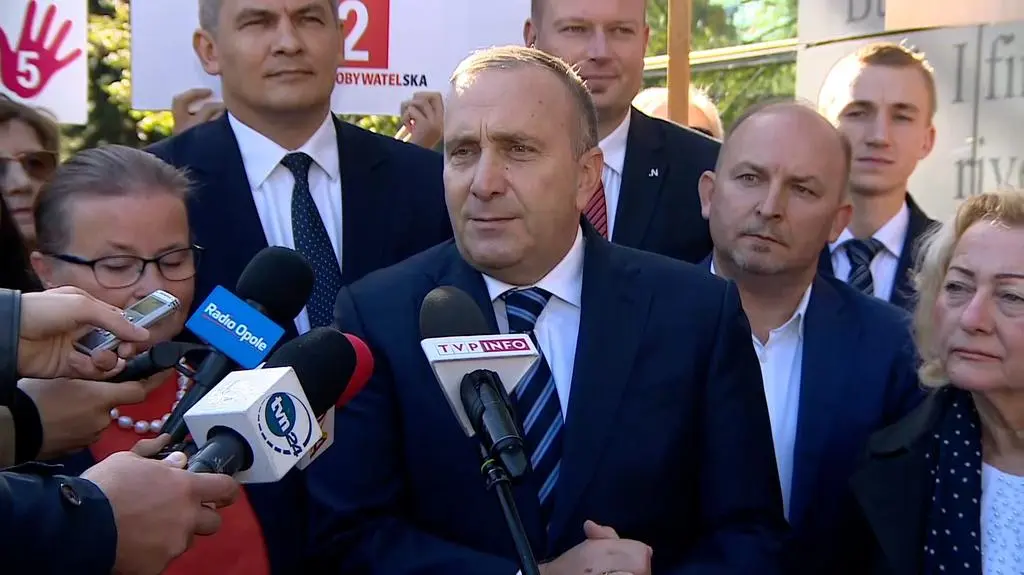Schetyna: bądźmy w lokalach wyborczych