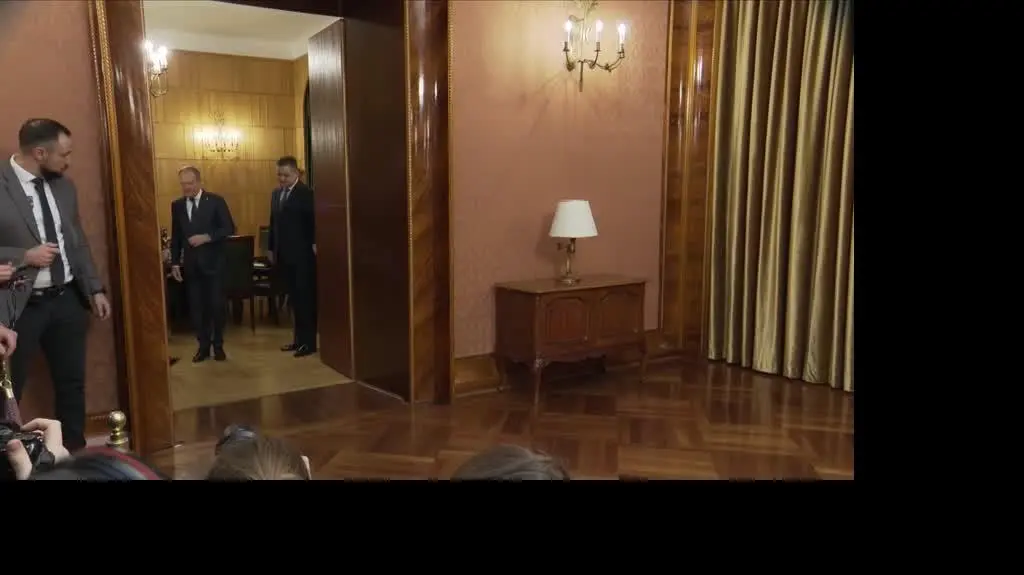 tusk macron
