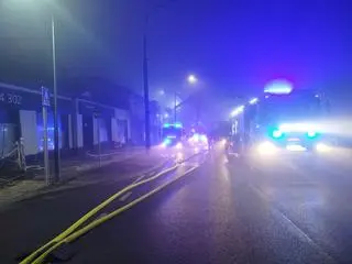 18 zastępów straży pożarnej walczyło z ogniem w Będzinie