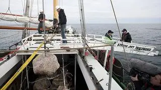 Wrzucali do bałtyku głazy ważące od 500 do 1000 kg