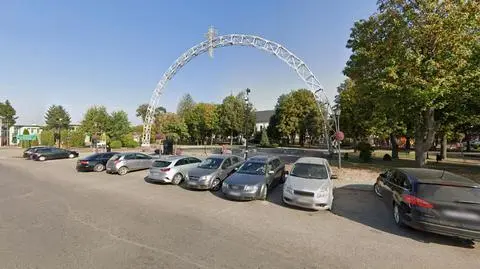 Charakterystycznym punktem Suchowoli jest łuk papieski stojący w sąsiedztwie pomnika ks. Jerzego Popiełuszki 