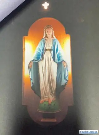 Figura Matki Boskiej została skradziona z kapliczki w Bobrowie. Szuka jej policja